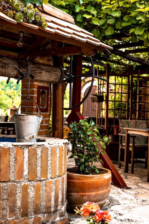 Restoran I Prenociste Egghus Hotel Nasice ภายนอก รูปภาพ
